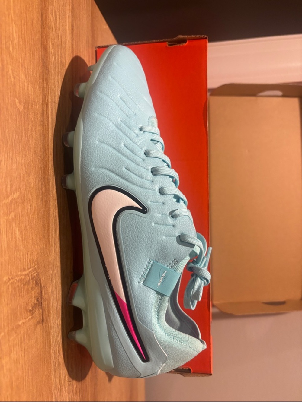 NEVER WORN Nike Tiempo Light Blue Soccer Cleat with White and Pink Swoosh